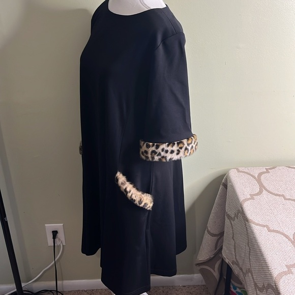 Sara Campbell black short sleeve fur trim cheetah front pockets swing dress - Picture 16 of 17